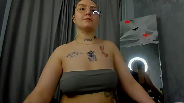 Debbie Taylor online show from October 30, 2025, 3:09 pm