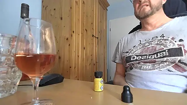 Snapshot of Tom_PP_cgn chatting on September 19, 2025, 11:25 am Tom PP cgn online show from September 19, 2025, 11:25 am