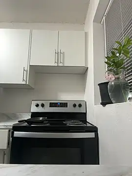 miamiworld online show from November 12, 2025, 11:08 pm