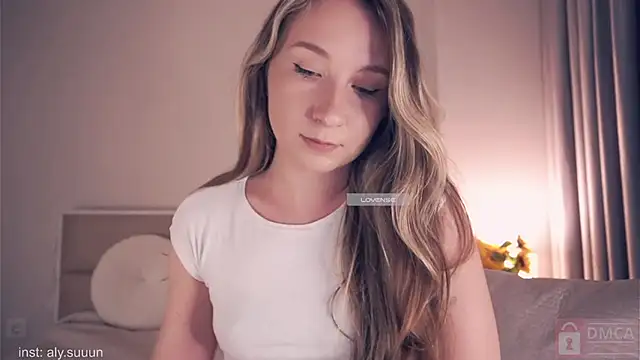 Snapshot of alysuuun chatting on October 5, 2025, 6:42 pm alysuuun online show from October 5, 2025, 6:42 pm