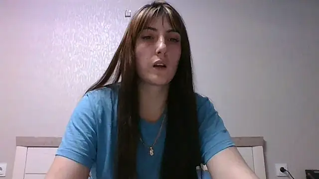 Moniic Moon online show from January 7, 2025, 5:09 pm