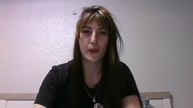 Moniic Moon online show from January 3, 2025, 3:44 pm