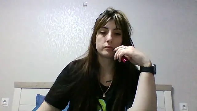 Moniic Moon online show from February 12, 2025, 4:11 pm