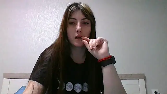 Moniic Moon online show from January 13, 2025, 3:58 pm