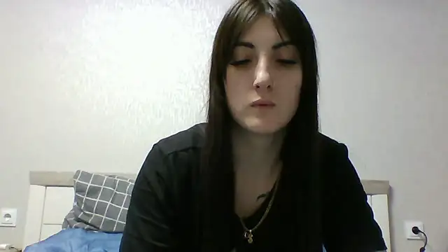 Moniic Moon online show from March 8, 2025, 5:43 pm