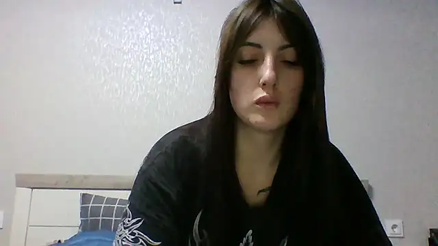 Moniic Moon online show from March 18, 2025, 3:55 pm