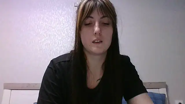 Moniic Moon online show from January 12, 2025, 3:57 pm