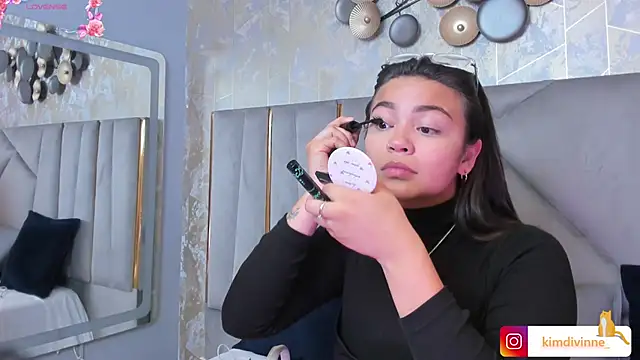 KimDevinne online show from February 21, 2025, 2:39 am