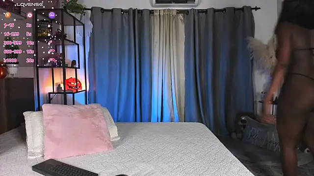 Snapshot of amber_maxwell chatting on October 29, 2025, 8:41 pm amber maxwell online show from October 29, 2025, 8:41 pm