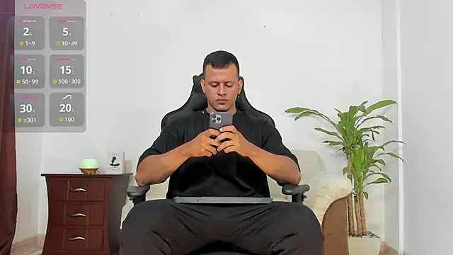 Snapshot of Alex_towers chatting on October 8, 2025, 12:12 am Alex towers online show from October 8, 2025, 12:12 am