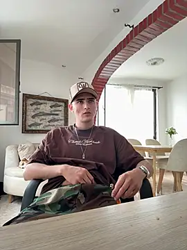 Snapshot of PhilipRich chatting on June 24, 2026, 3:32 pm PhilipRich online show from June 24, 2026, 3:32 pm