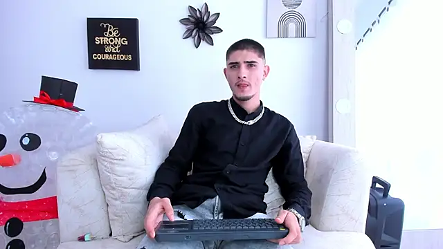 PhilipRich online show from December 18, 2024, 7:08 pm