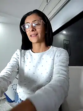 thedianakaro online show from February 9, 2025, 4:36 am