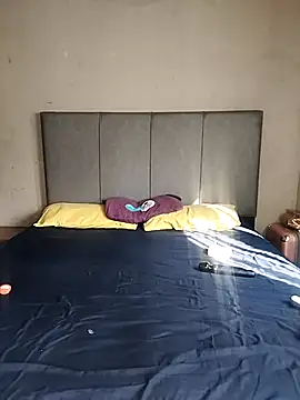 ThickPearlx23 online show from April 16, 2026, 7:09 am