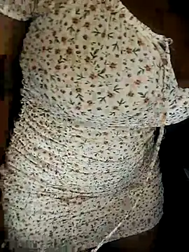 Snapshot of ThickPearlx23 chatting on October 3, 2025, 6:15 am ThickPearlx23 online show from October 3, 2025, 6:15 am