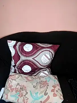 Snapshot of ThickPearlx23 chatting on September 25, 2025, 7:36 am ThickPearlx23 online show from September 25, 2025, 7:36 am