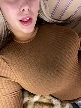 69Laura696 online show from December 6, 2024, 2:22 pm