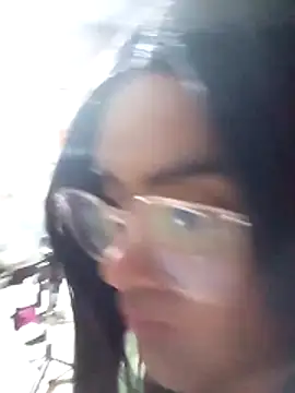 yovana13 online show from December 17, 2025, 1:16 pm