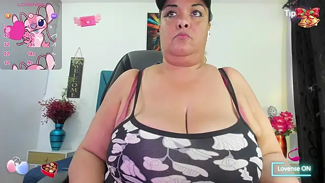 Snapshot of Dubraska1 chatting on September 25, 2025, 8:37 pm Dubraska1 online show from September 25, 2025, 8:37 pm