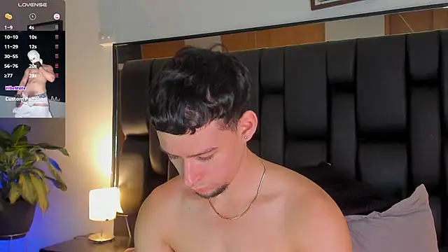 JadeSmiith  online show from October 3, 2025, 10:55 pm