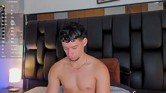 JadeSmiith  online show from December 15, 2025, 10:59 pm