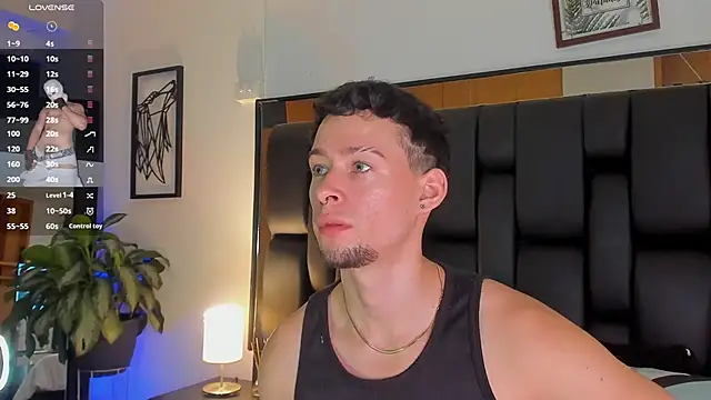 JadeSmiith  online show from October 13, 2025, 10:21 pm