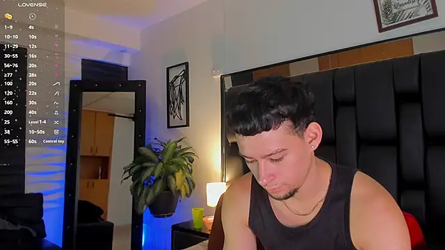 JadeSmiith  online show from September 30, 2025, 10:05 pm