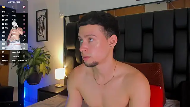 JadeSmiith  online show from October 1, 2025, 10:24 pm