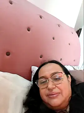 Gia Nahomi online show from February 4, 2025, 3:15 pm