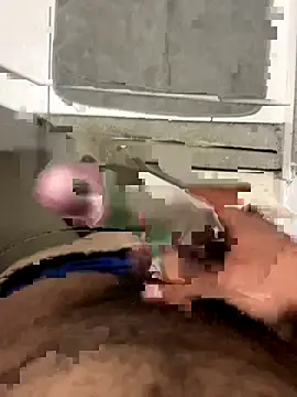 Snapshot of VouchingLagging chatting on October 25, 2025, 8:09 pm VouchingLagging online show from October 25, 2025, 8:09 pm