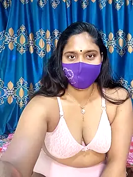 Hot Maleka online show from February 19, 2025, 6:33 am