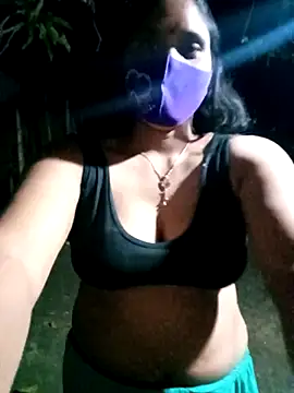 Hot Maleka online show from February 19, 2025, 3:49 pm
