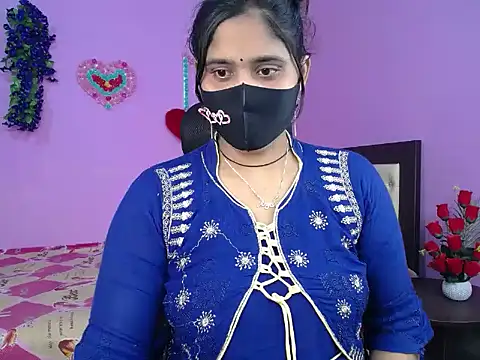 Hot Maleka online show from March 8, 2026, 4:32 pm