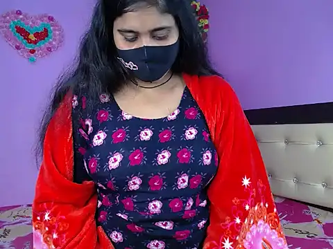 Hot Maleka online show from February 3, 2026, 2:53 am