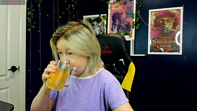Snapshot of Sara_Robinson chatting on June 29, 2026, 3:02 am Sara Robinson online show from June 29, 2026, 3:02 am