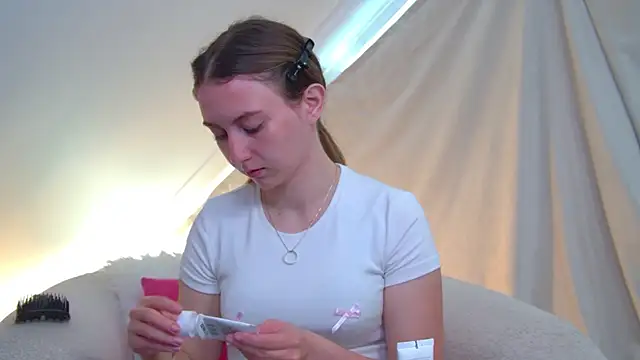 AmaliaLambert online show from September 13, 2025, 6:46 am