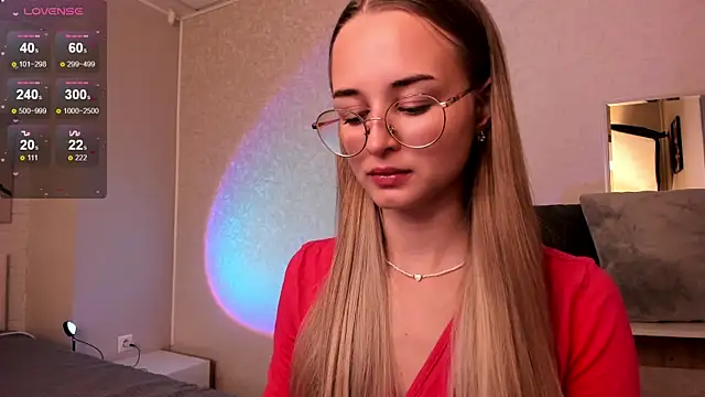 Snapshot of Tiffanyhunt chatting on October 16, 2025, 1:19 pm Tiffanyhunt online show from October 16, 2025, 1:19 pm