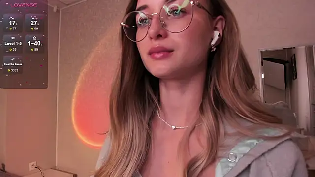 Snapshot of Tiffanyhunt chatting on September 30, 2025, 1:28 pm Tiffanyhunt online show from September 30, 2025, 1:28 pm