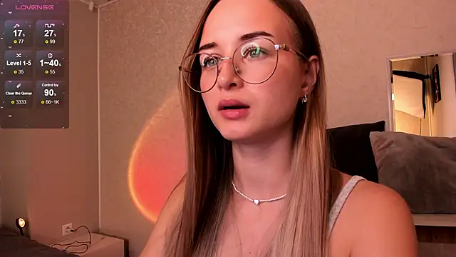 Snapshot of Tiffanyhunt chatting on October 6, 2025, 1:34 pm Tiffanyhunt online show from October 6, 2025, 1:34 pm