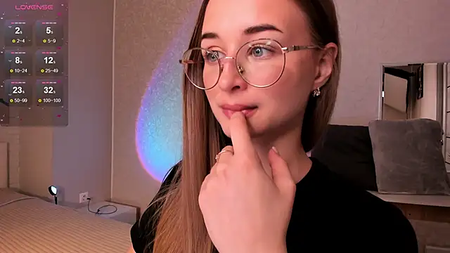 Snapshot of Tiffanyhunt chatting on October 28, 2025, 1:10 pm Tiffanyhunt online show from October 28, 2025, 1:10 pm