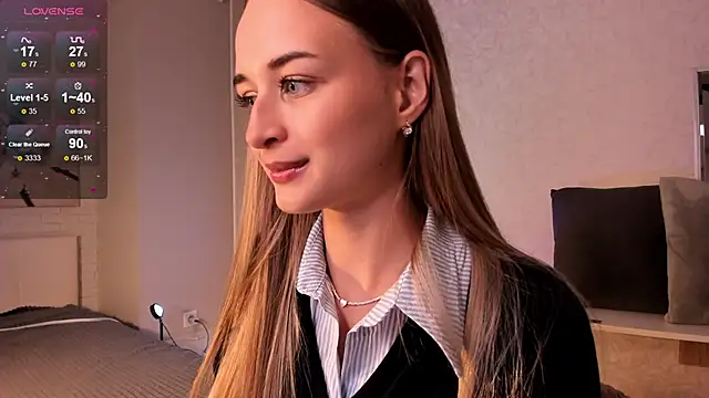 Snapshot of Tiffanyhunt chatting on October 14, 2025, 1:23 pm Tiffanyhunt online show from October 14, 2025, 1:23 pm