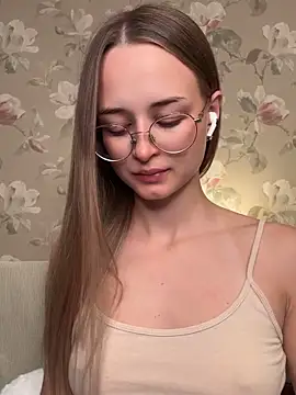 Snapshot of Tiffanyhunt chatting on September 23, 2025, 2:24 pm Tiffanyhunt online show from September 23, 2025, 2:24 pm