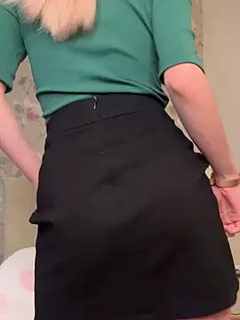 Snapshot of Tiffanyhunt chatting on October 17, 2025, 1:24 pm Tiffanyhunt online show from October 17, 2025, 1:24 pm