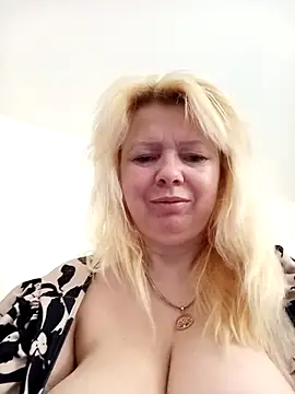 Snapshot of Lauri_scherri chatting on May 7, 2026, 9:34 am Lauri scherri online show from May 7, 2026, 9:34 am
