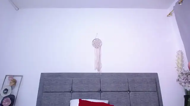 Snapshot of Vicky_Love_ chatting on February 19, 2025, 2:22 pm Vicky Love  online show from February 19, 2025, 2:22 pm