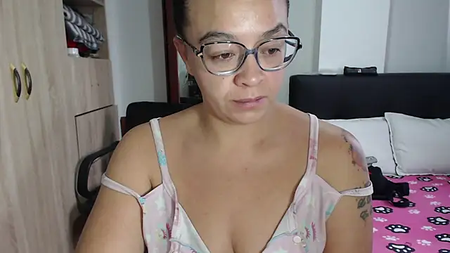 Snapshot of miia-big1boobs_ chatting on March 5, 2025, 12:22 pm miia-big1boobs online show from March 5, 2025, 12:22 pm
