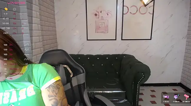 Snapshot of _Charlotte_v chatting on February 25, 2025, 1:32 pm Charlotte v online show from February 25, 2025, 1:32 pm