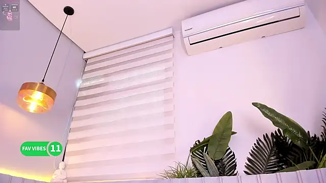 Snapshot of stephanymonroe chatting on October 3, 2025, 4:30 pm stephanymonroe online show from October 3, 2025, 4:30 pm