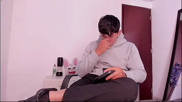 Snapshot of setsuna10 chatting on September 18, 2025, 8:45 pm setsuna10 online show from September 18, 2025, 8:45 pm