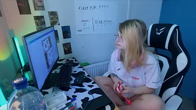 Snapshot of JacyWinslat chatting on February 25, 2025, 12:27 pm JacyWinslat online show from February 25, 2025, 12:27 pm